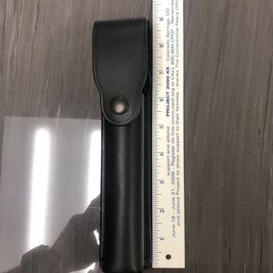 Leather flashlight case